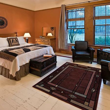 Mccloud Hotel Εξωτερικό φωτογραφία
